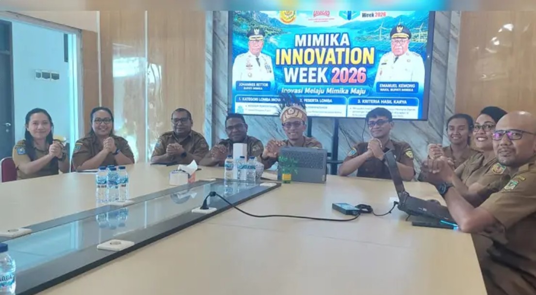 Plt Brida Kepala Brida Mimika, Slamet Sutedjo bersama jajaran saat ditemui wartawan di Kantor mereka yang berada di Jalan C Heatubun, Mimika, Selasa (2/6/2026). (Foto: Fachruddin Aji/Seputarpapua)