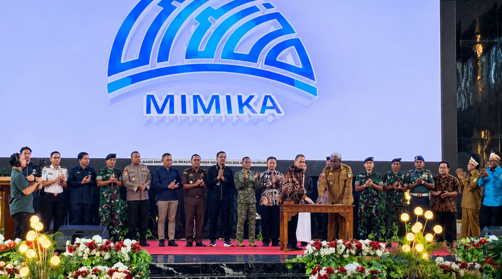 Launching MIW yang ditandai dengan penekanan tombol digital di Graha Eme Neme Yauware, Selasa (9/6/2026). (Foto: Galeri Papua/Ahmad)