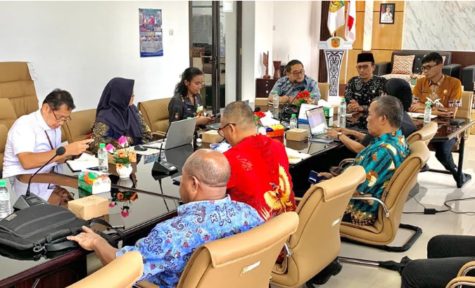 Suasana rapat koordinasi BRIDA bersama BRIN dan OPD teknis di lingkungan Kabupaten Mimika di ruang pertemuan lantai 3 MPP, Kamis (7/5/2026). Foto: Moh