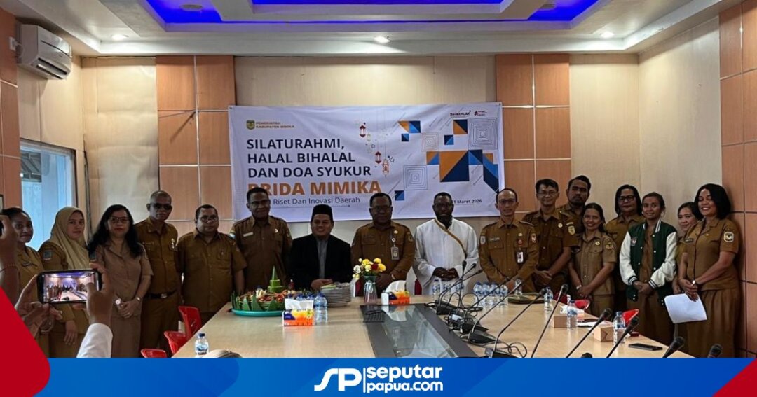 Foto bersama usai doa syukuran atas pemanfaatan gedung kantor baru di Jalan Heattubun Timika, Selasa (31/3/2026)(Salampapua.com/Evita)