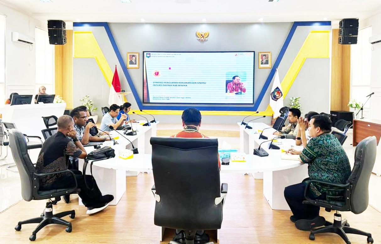 AUDIENSI – Sekretaris BRIDA Kabupaten Mimika, Darius Sabon Rain, SE, M.Ec.Dev, dan tim saat audiensi dengan BSKDN Kemendagri. (FOTO:DOK.PRIBADI)